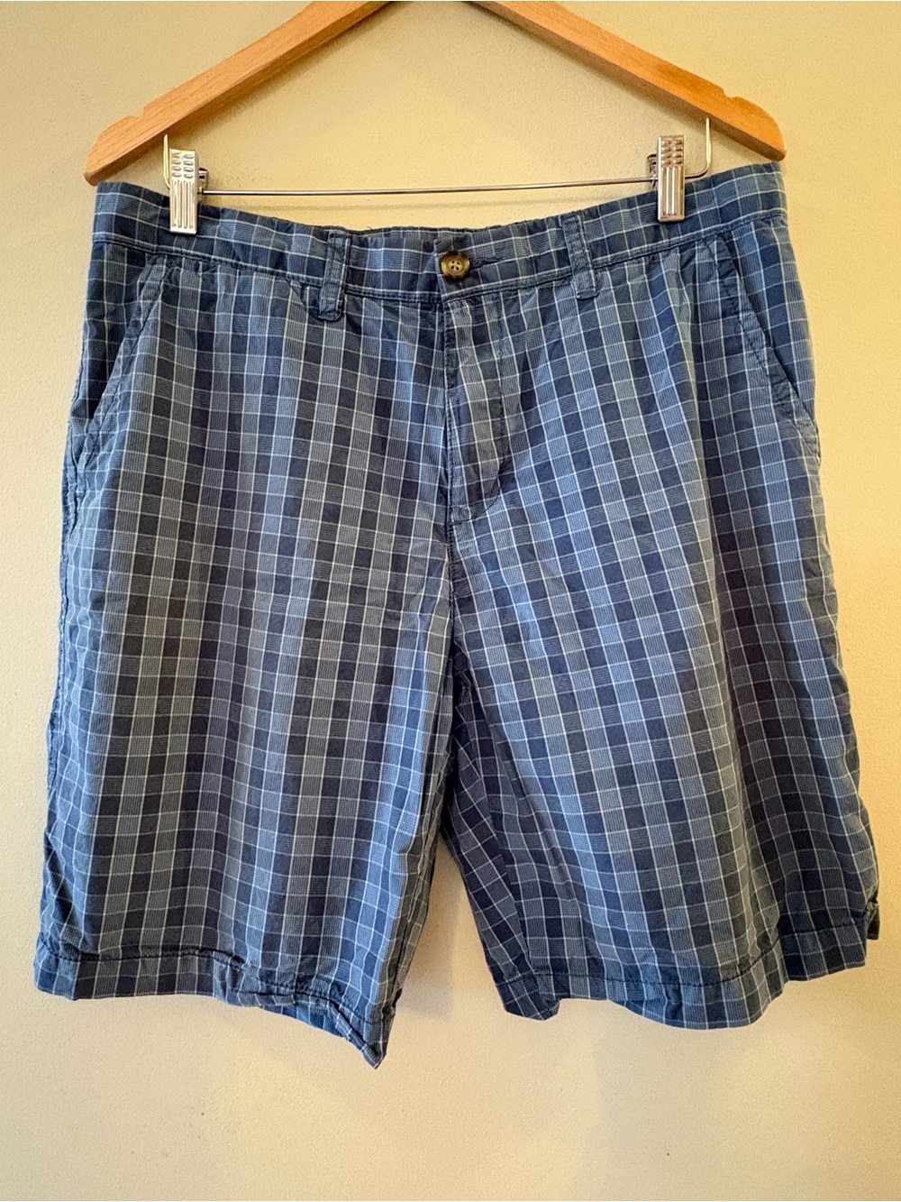 Tommy Hilfiger Blue Plaid Flat Front Men's Shorts, Sz 34.